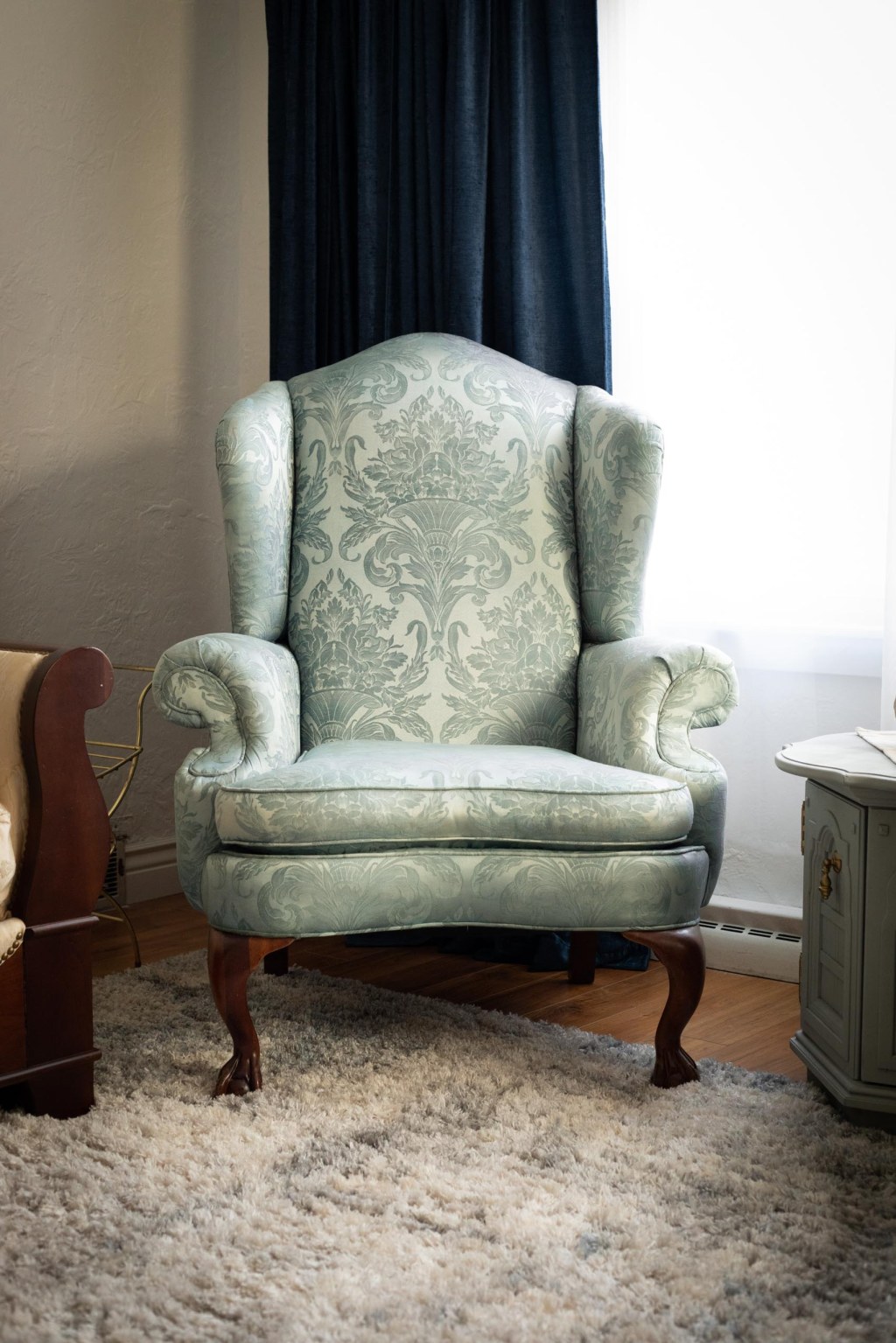 Picture of: How to Dye a Fabric Chair – Rit Dye Tutorial – Allyn Lewis